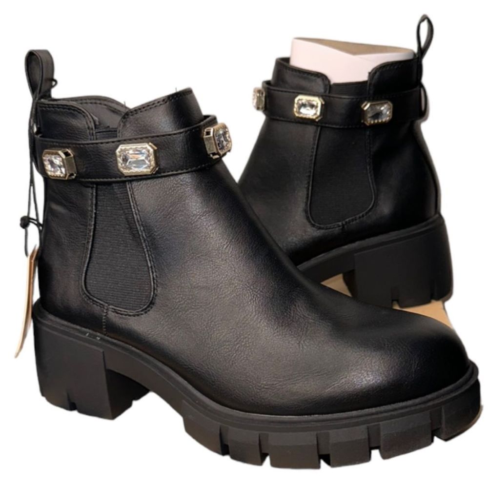 “Like new” Madden NYC Black Rhinestone Embellished Amulet Platform Chelsea Boots